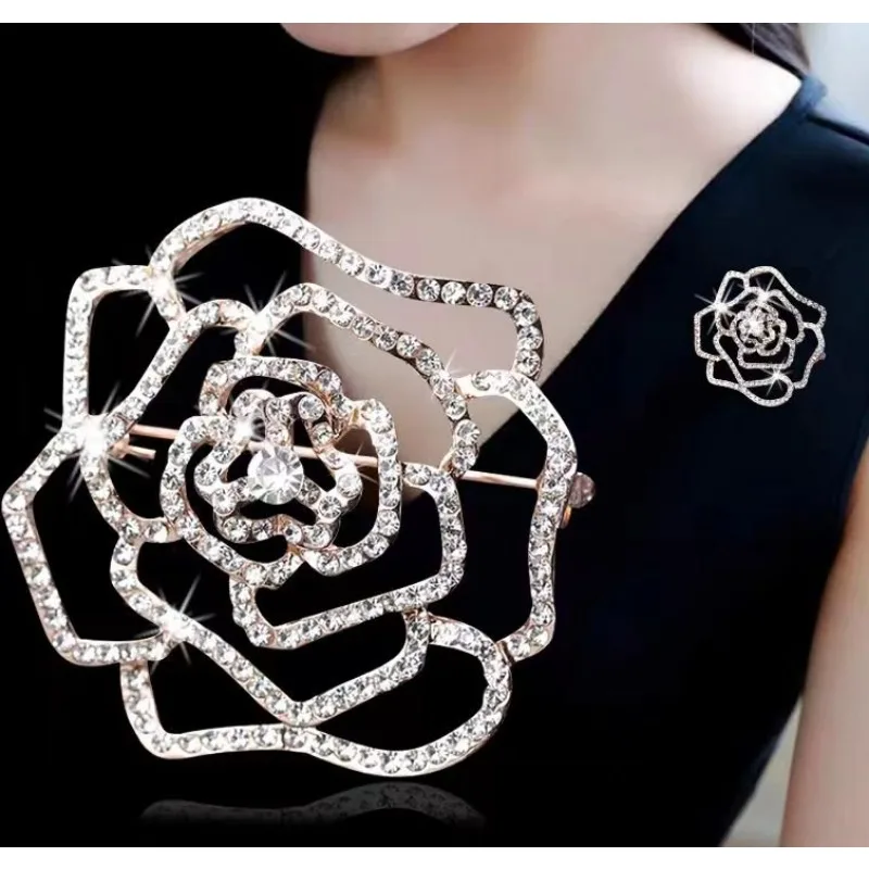 Broche elegante con logotipo de la Federación para mujer