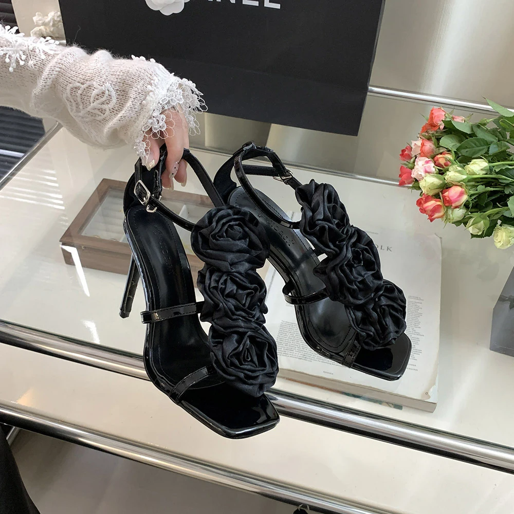 النساء النساء عالية الكعب الساتان زهرة مشبك الكاحل حزام الخناجر Strappy الكعوب ساحة المفتوحة تو متأنق تاريخ الحفلات مثير الصنادل