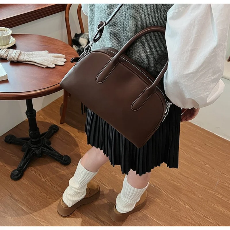 

Женская сумка через плечо из кожи с точечным принтом и модным парижским модным легким мягким повседневным изысканным стилем ​