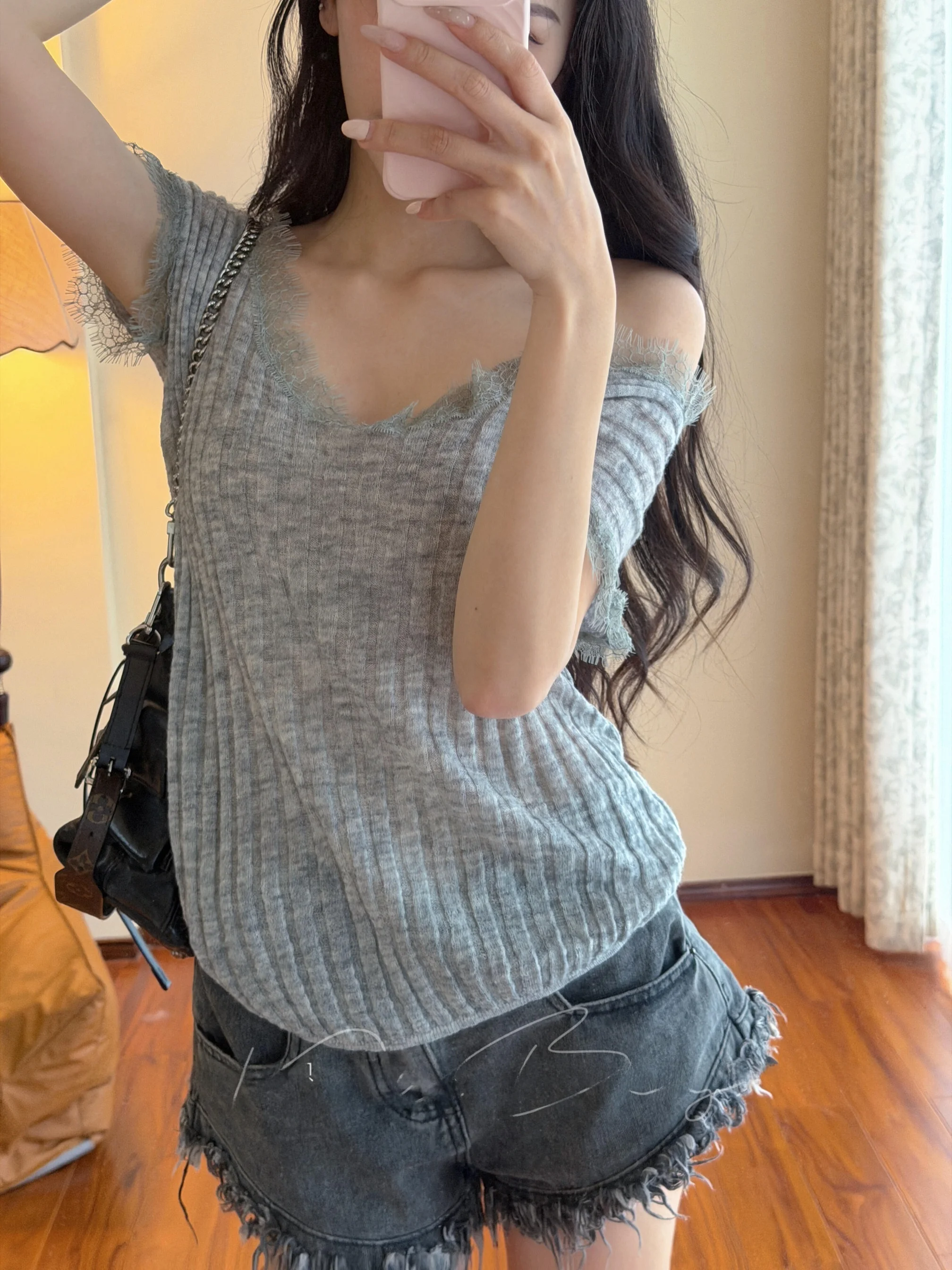 

Korean Style Lace Trim V-Neck Short Sleeve Knitwear Soft Casual Top Elastic Slimming Versatile Summer Fashion Women's Vest