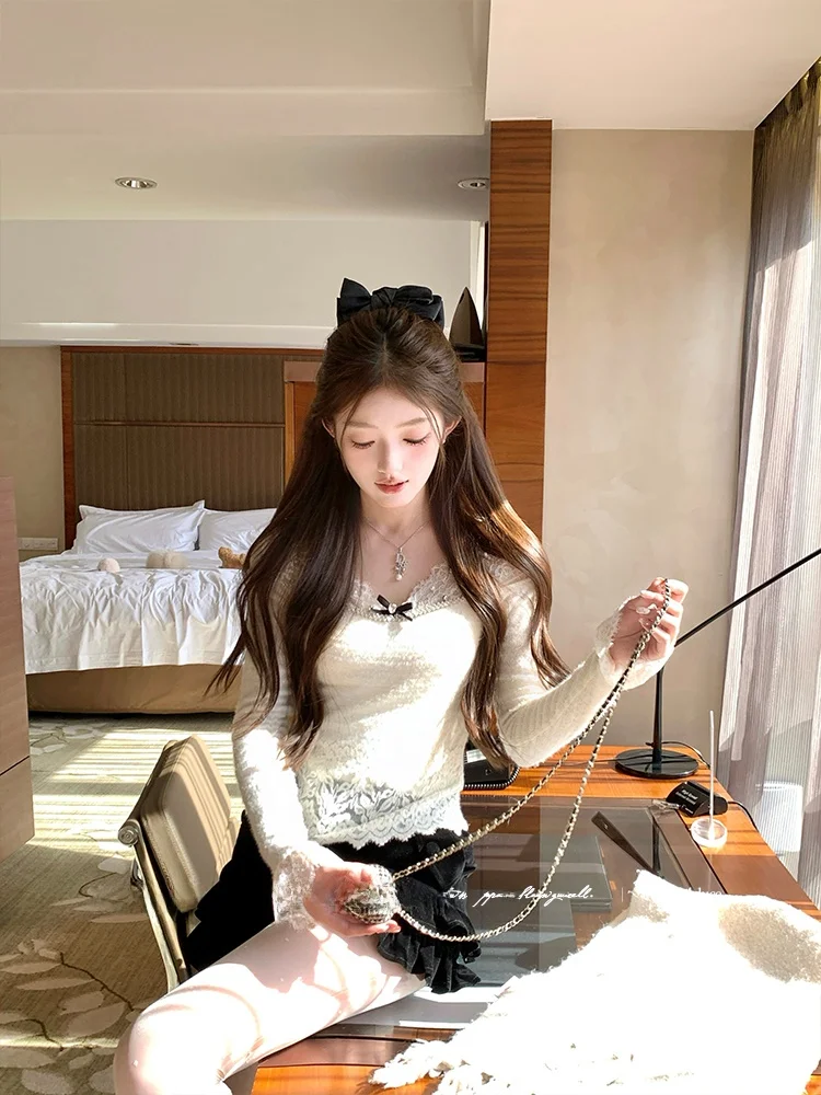 

Женский зимний облегающий топ Acaine Pure Heart White с V-образным вырезом, кружевом, бархатом и стразами, для многослойных образов