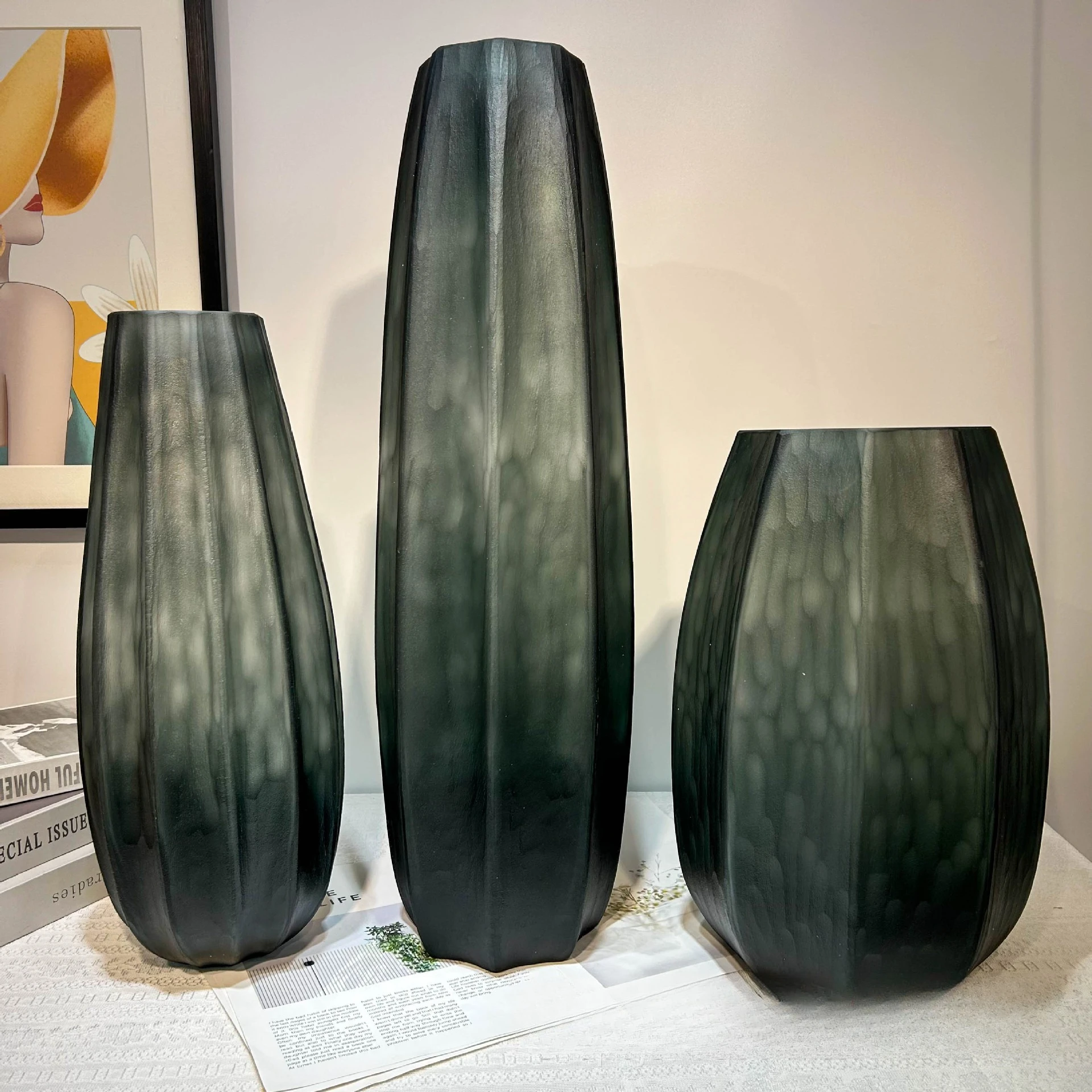 High-end smoked ash large diameter floor-to-ceiling hand-ground engraved vase art home living room flower arrangement decoration