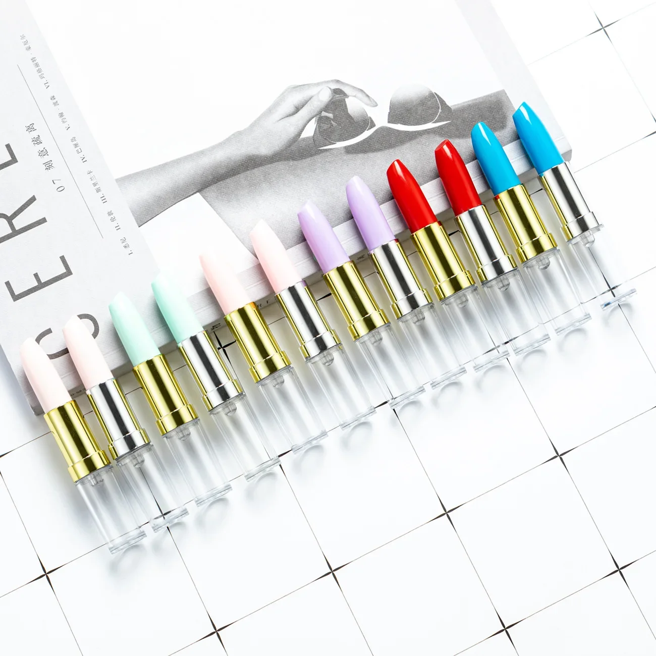 

50PCS New transparent lipstick shaped plastic women's carbon fountain pen 0.5 black