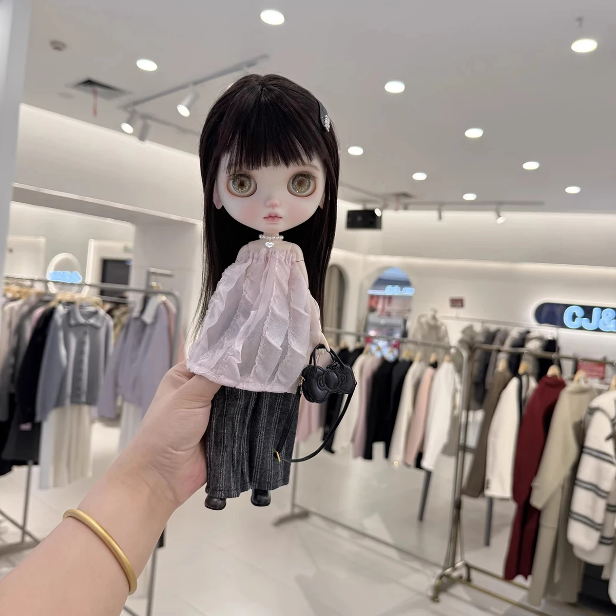 

Одежда для куклы Блайт 30 см, корейская версия, милый комплект: розовый топ с открытыми плечами + полосатые брюки для куклы Блайт OB24