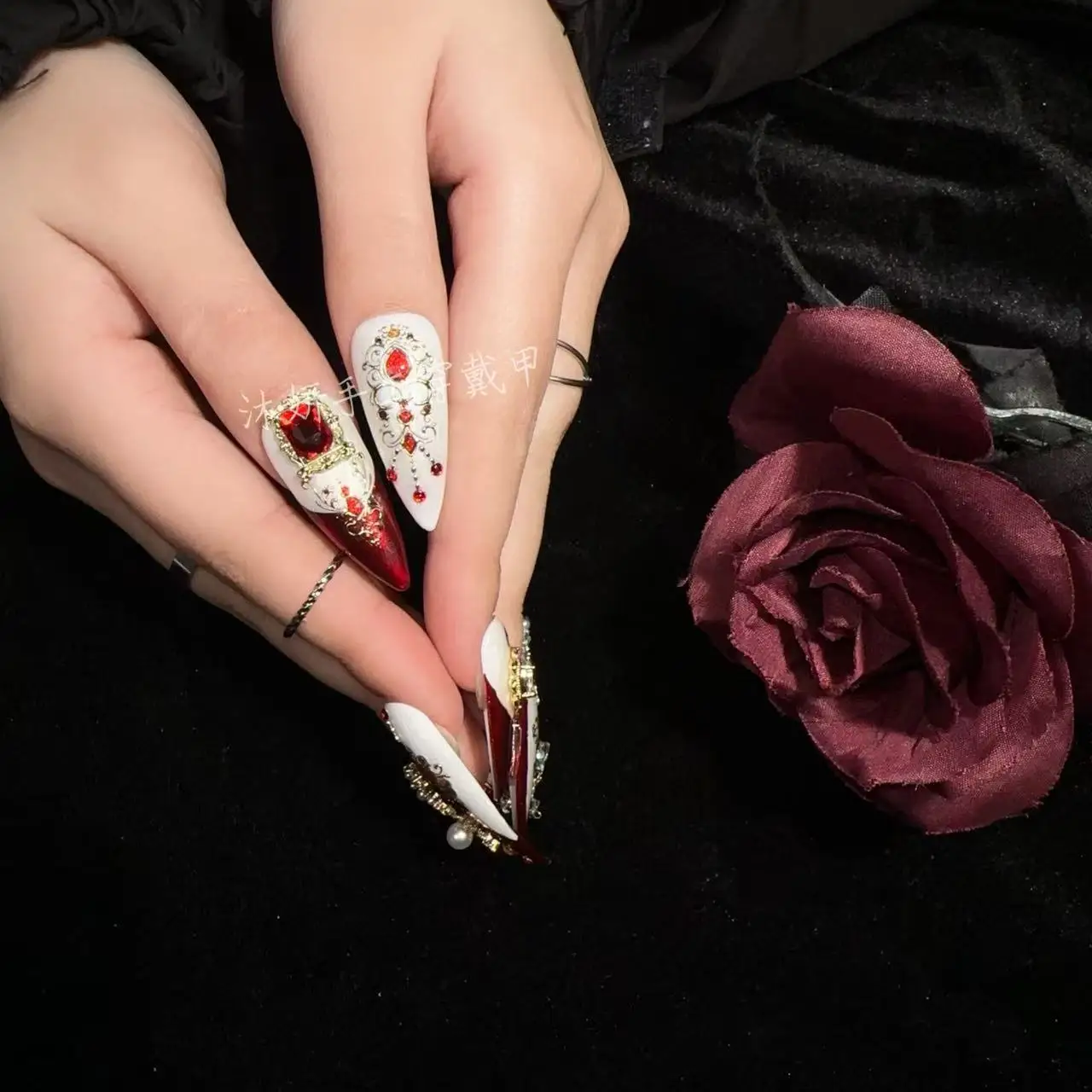 Palace Luxury Red White Press On Nails Long Stiletto 3D Red Rhinestone Gold Frame Charms Wine Red Gradient Nail Art Set