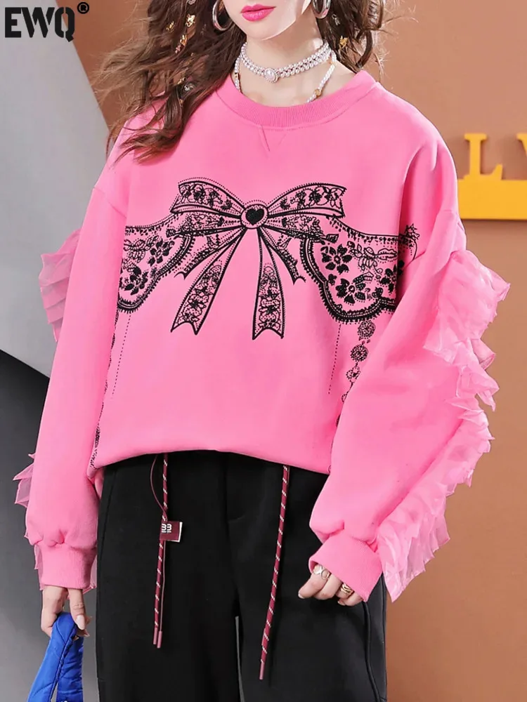 [EWQ] Sweet Bow Print Embroidered Flares Long Sleeve Spliced Ruffles Sweatshirt Fashion Women Pink Pullover Tops 2024 Autumn New