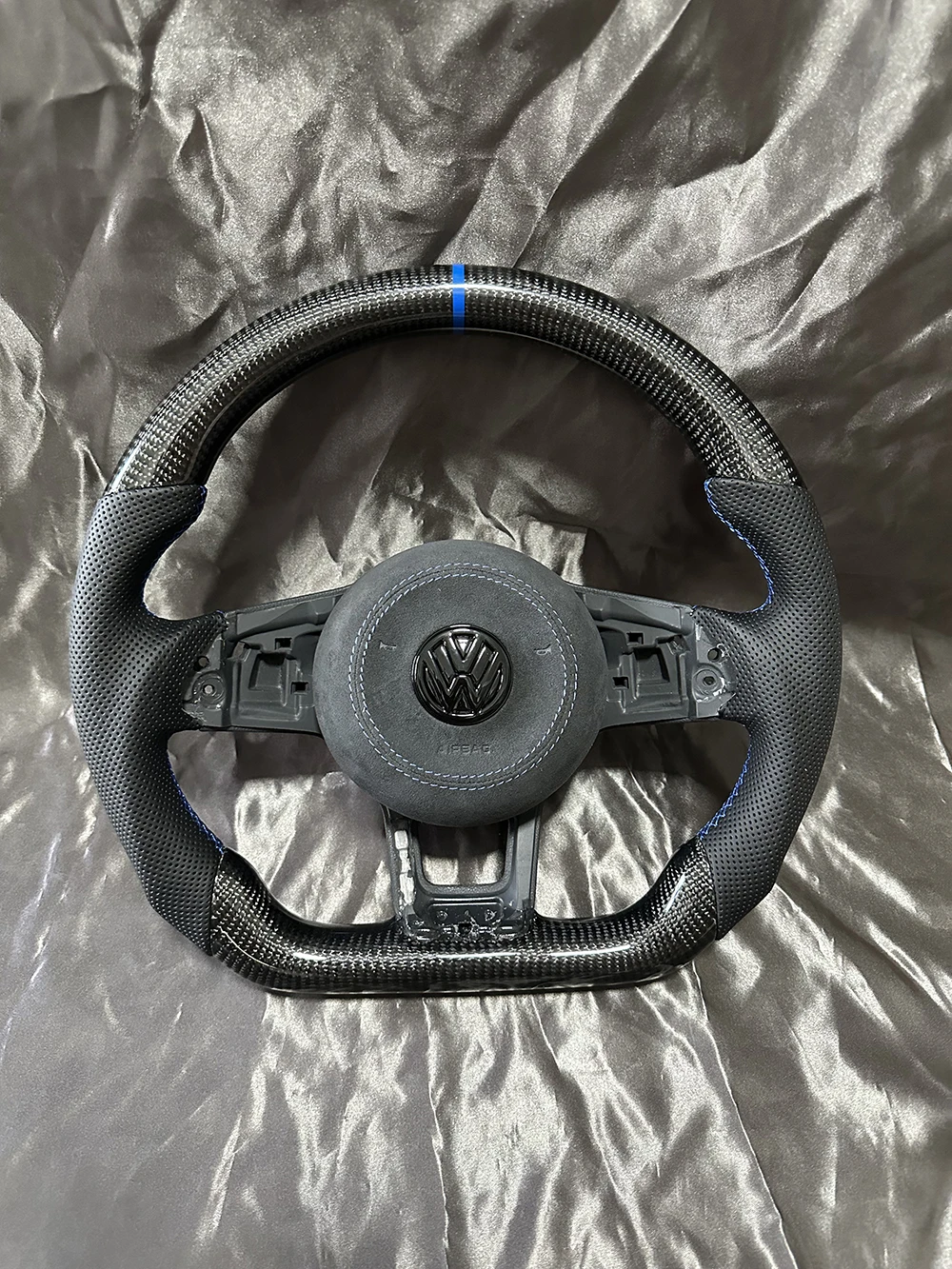 For VW Golf MK7 R GTI GTD GTE Polo GTI Scirocco 2015 2016 T-ROC Tiguan Customised Carbon Fiber Steering Wheel