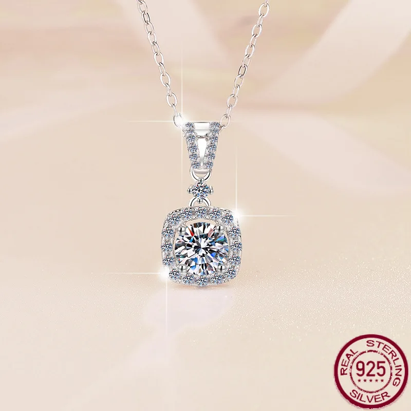 

New S925 silver moissanite necklace, square fashion champagne gold collarbone chain, moissanite pendant wedding jewelry.