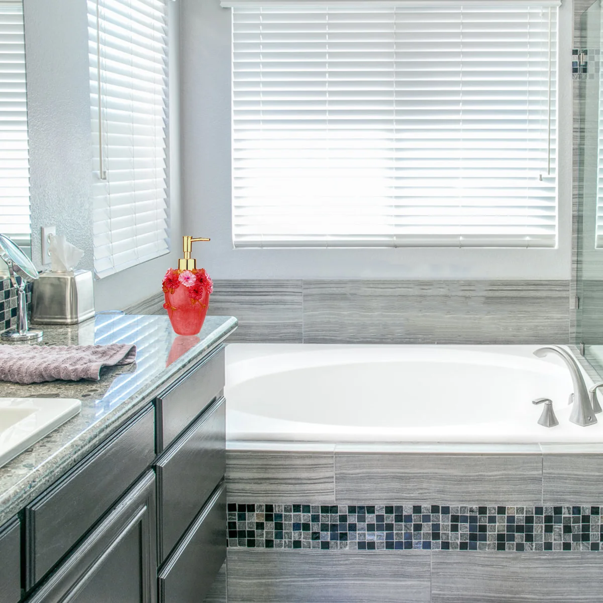 300Ml Europese Stijl Hervulbare Lege Pompfles Voor Body Wash Shampoo Lotion Draagbare Hars Dispenser Handzeep Container