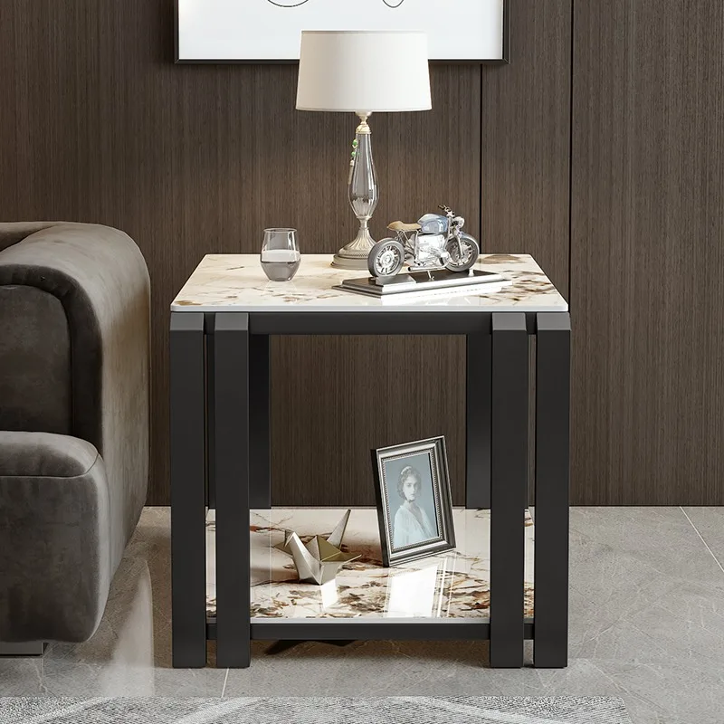 

Скандинавский современный светлый роскошный диван сбоку, несколько простых гостиных, двойной край, несколько углов из итальянской каменной плиты, несколько квадратных маленьких вкладок для кофе