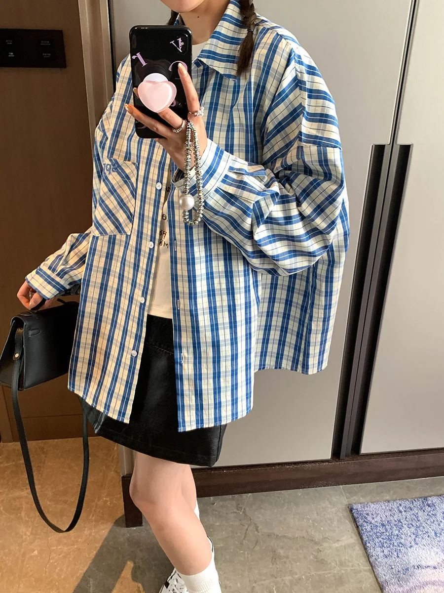 

Autumn and winter women's casual plaid lapel long sleeved pocket decoration loose shirt