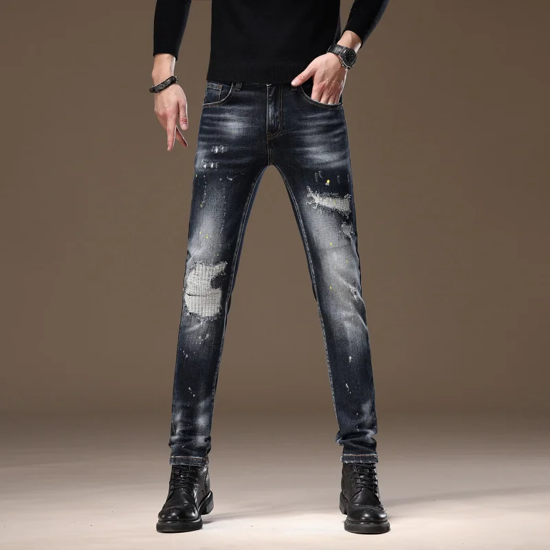 2025 Новые мужские джинсы в стиле ретро с стрейч, маленькие ноги, красивый пике, элитный отдых, брюки с заплатками