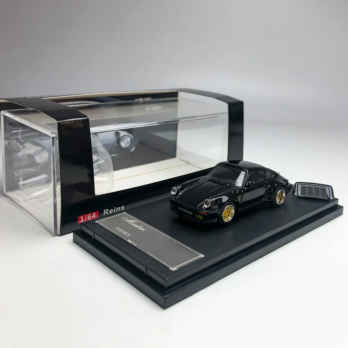 Master 1:64 930 911 Turbo diecast model car