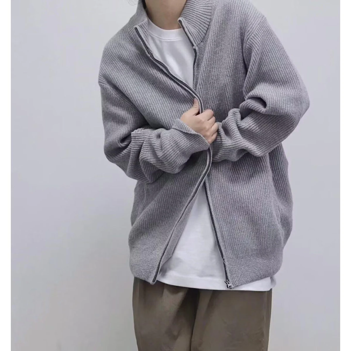 سترة رجالية أمريكية عتيقة الطراز بياقة على شكل V، كارديجان محبوك بلون موحد، ناعم من البوليستر بأكمام طويلة للشتاء