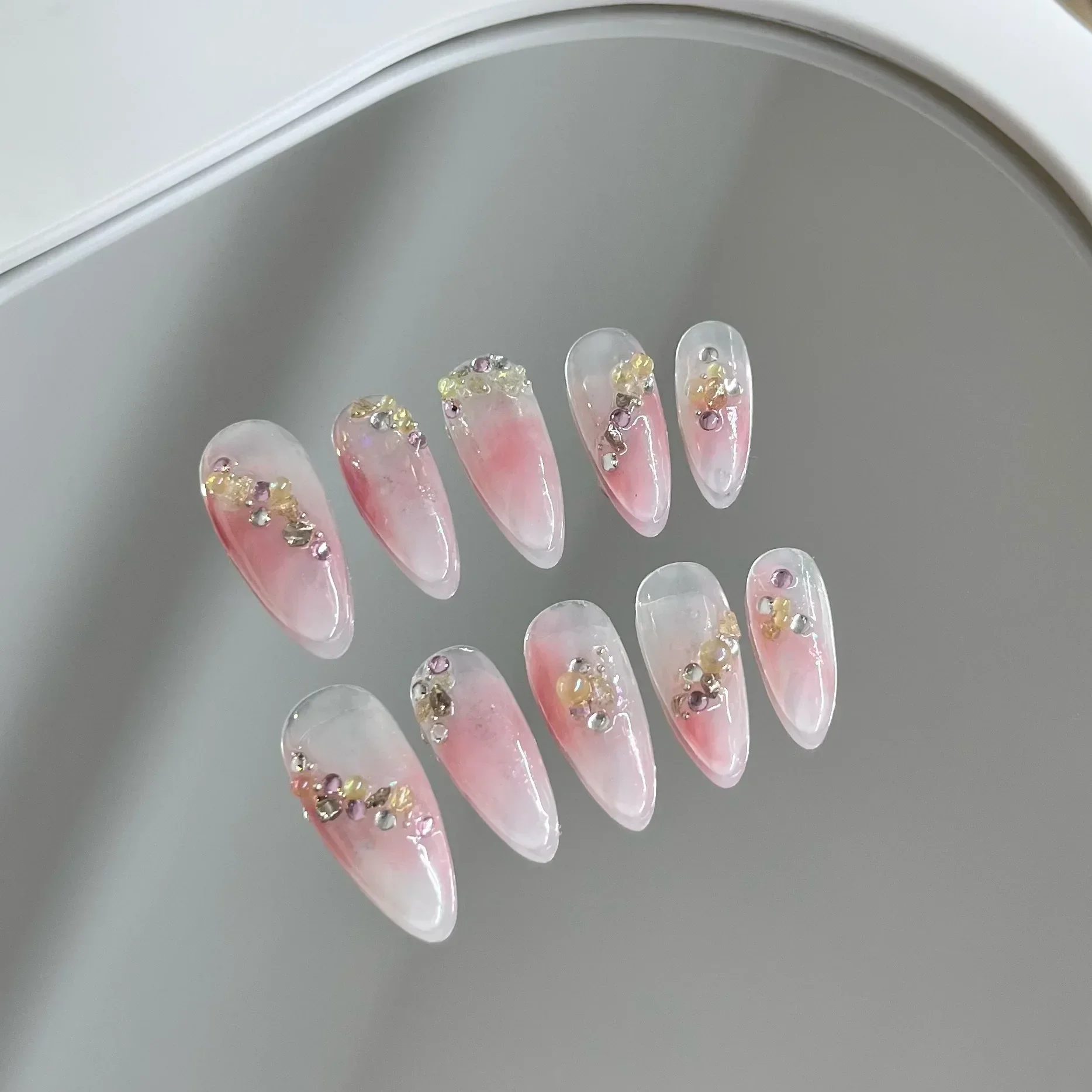 10pc rosa halo corante artesanal imprensa em unhas curto amêndoa unhas falsas com diamante destacável unhas falsas completa sobre manicure ponta do prego