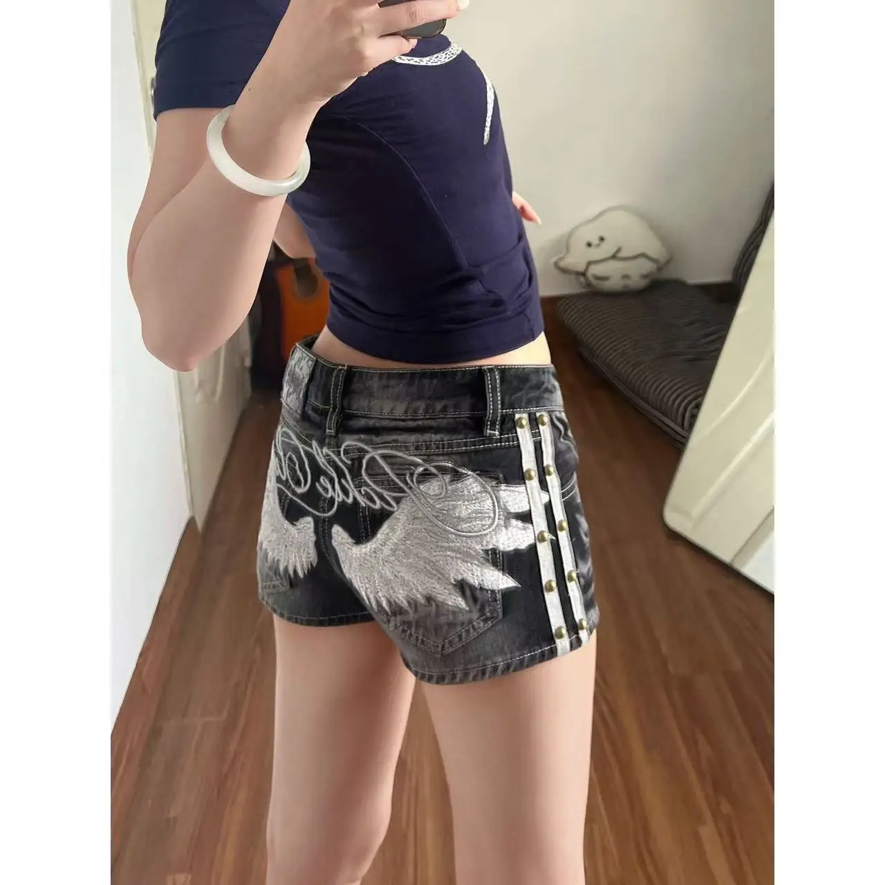 

2026 Balck Y2K Street Hottie Wing Embroidery Vintage Denim Shorts Harajuku Slim Skirt Light Blue Jean Low Waist Short Mini Skirt