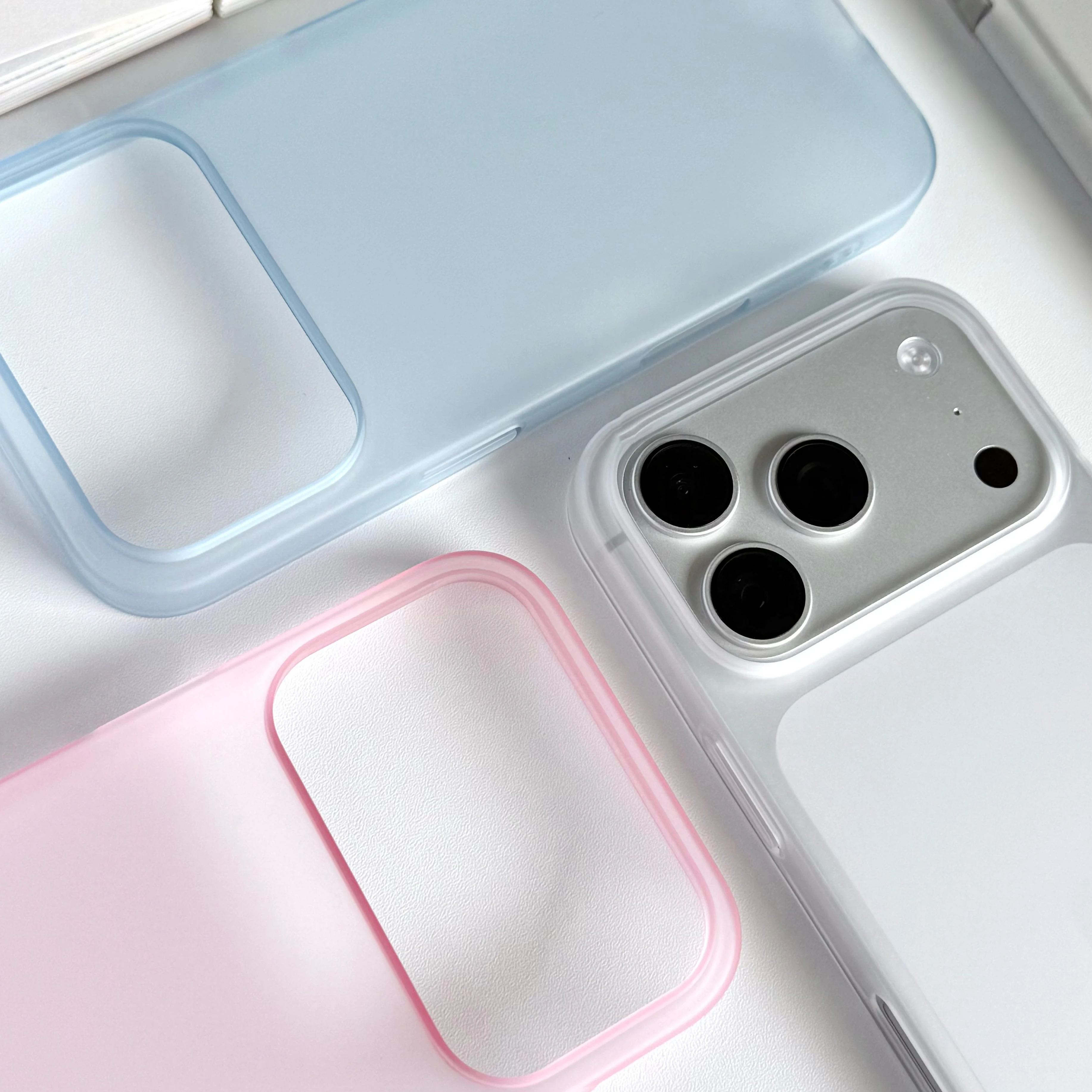 超薄型半透明つや消しPCハードケース iPhone Air - Matte Frosted Case のレビューと価格