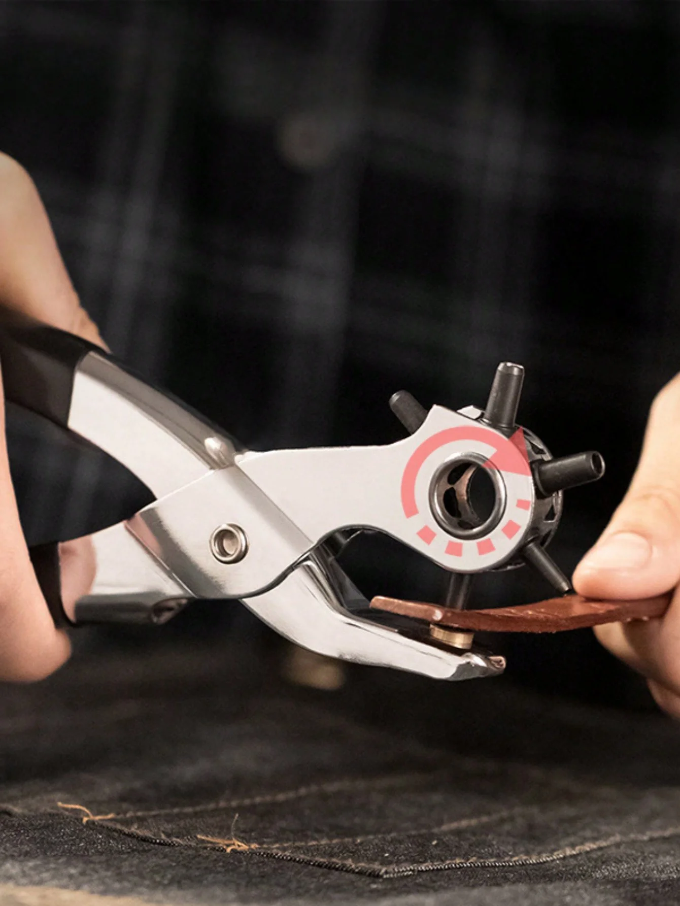 

Щипцы для дырокола из кожи Cr-V, регулируемый поворотный циферблат с 6 отверстиями, подходят для ремней, сумок, ремешков для часов и картона