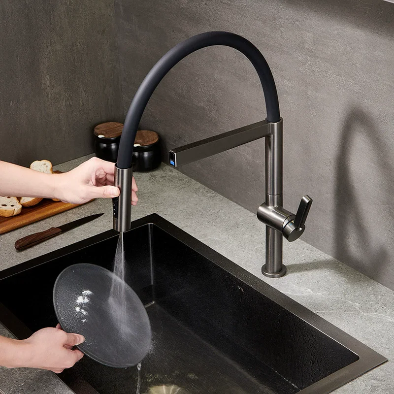 ก๊อกน้ําห้องครัวอ่างล้างจานแตะเดี่ยวก๊อกน้ําร้อนและเย็นปืนสีเทาหมุนทองเหลือง TAP ฟังก์ชั่นแม่เหล็กใหม่มาถึง