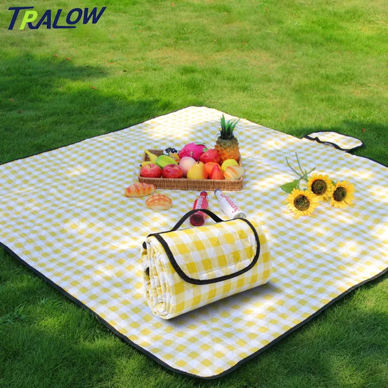 

TRALOW Portable Washable Lightweight Outdoor Mat,Waterproof Picnic Blanket,Sand Moisture Resistant Thick for Park Camping Hiking