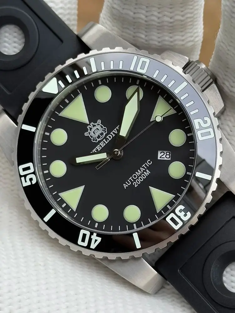 STEELDIVE Herrenuhr SD1987 46,5 mm Stahlgehäuse, superleuchtend, 200 Bar, wasserdichte Keramiklünette, automatische Herren-Taucheruhr mit Ventil