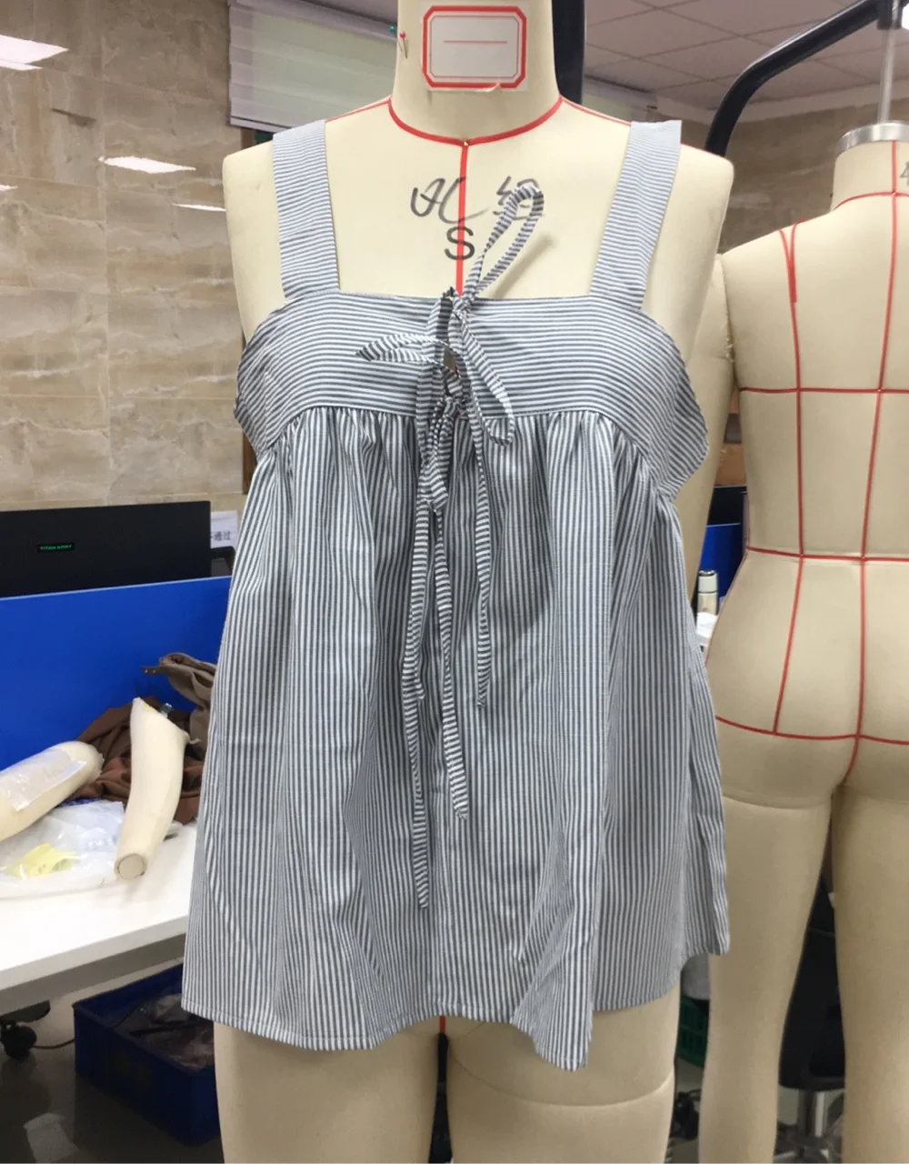 

Women Summer Fashion Camisole Sleeveless Tie-up Backless Tank Tops Solid/Striped Casual Loose Vest for Party Club Streetwear