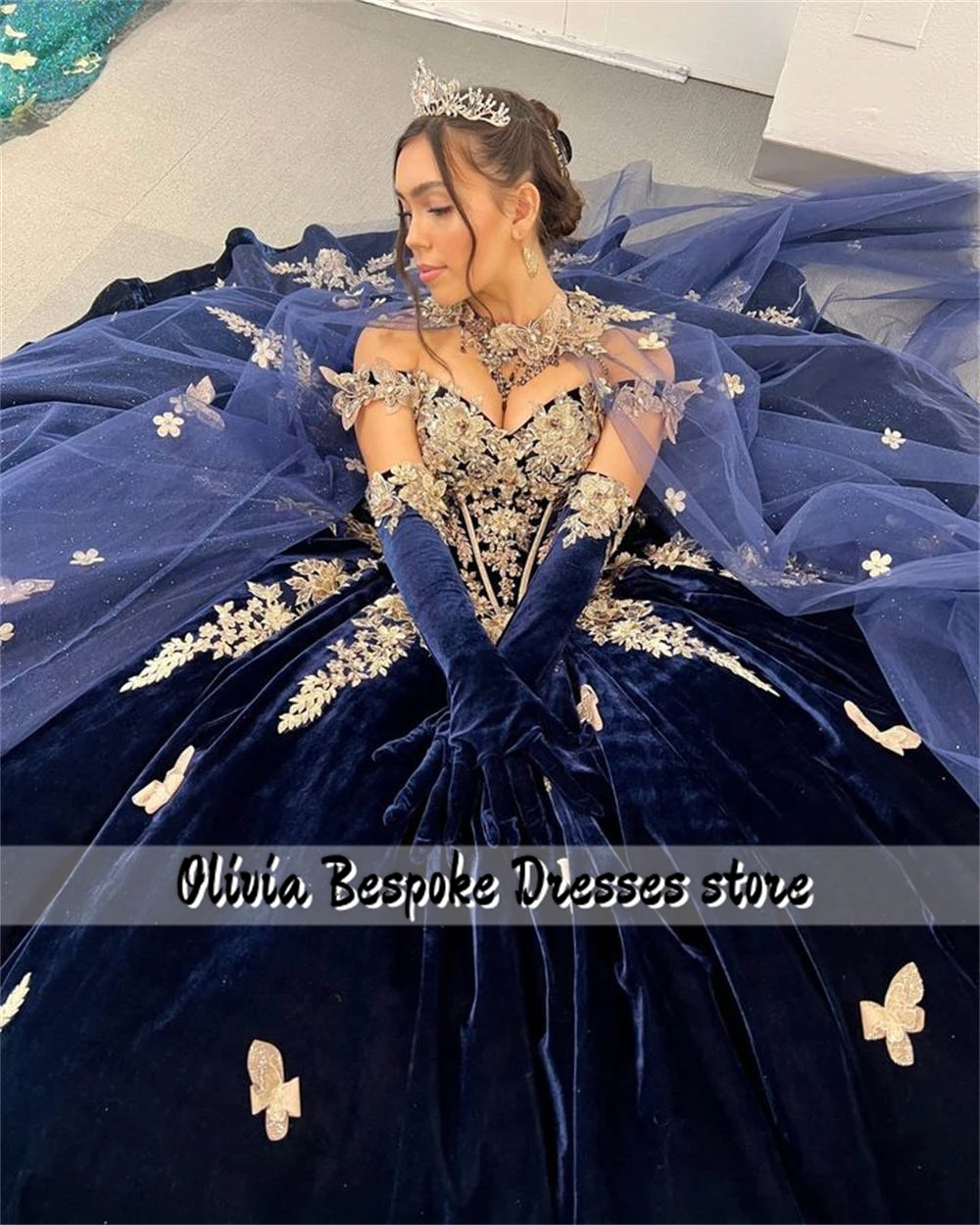 Elegant Navy Blue 15 Year Old Quinceanera Dresses With Gloves Gold Butterfly Applique Cape Beads Ball Gown Sweet 16 Customized