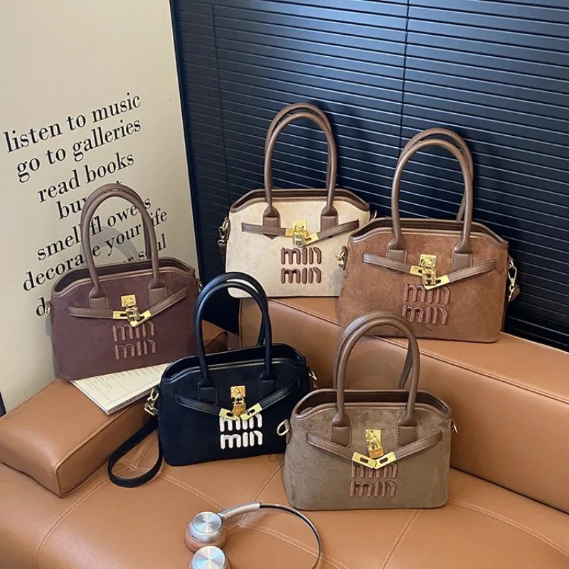 

Luxurious Chic Diaper Bag Shoulder Crossbody Baby Commuting Exquisite Glamorous Sophisticated Functional Parent-Friendly