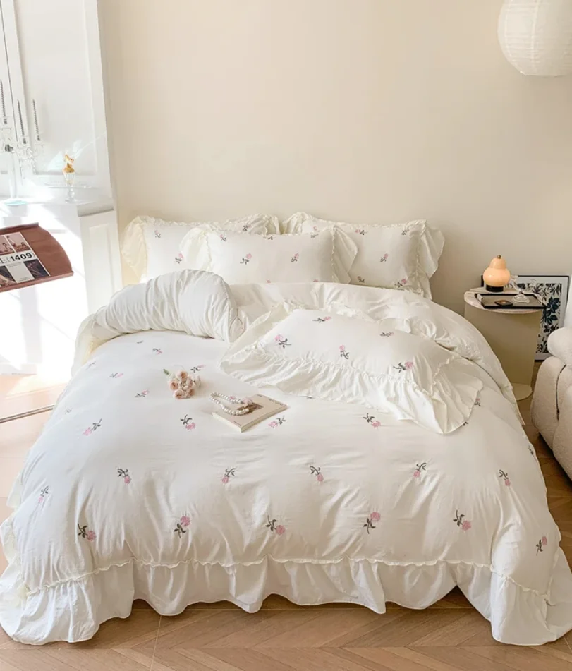 3pcs Rose Embroidered Duvet Cover Set (1*Duvet Cover + 2*Pillowcase, Without Core), Princess Style Lace Bedding Set