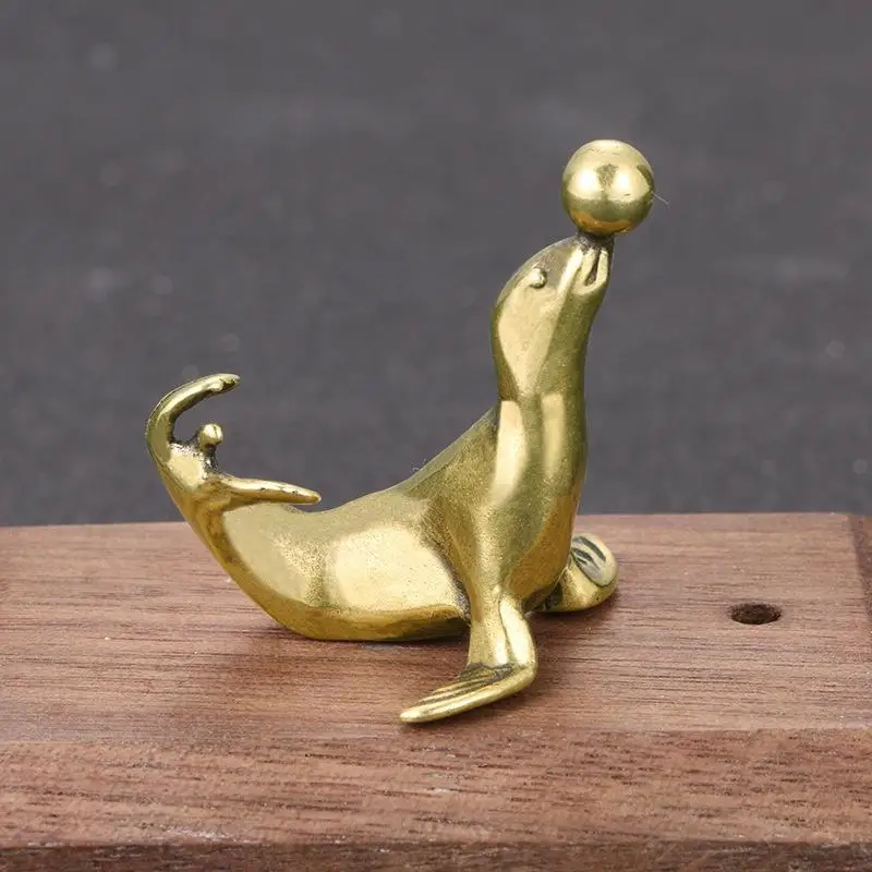 1Pc Vintage Brass Sea Lion Figurines Miniatures Desk Ornaments Tea Pet Crafts Small Animal Statue Gifts Home Decoration