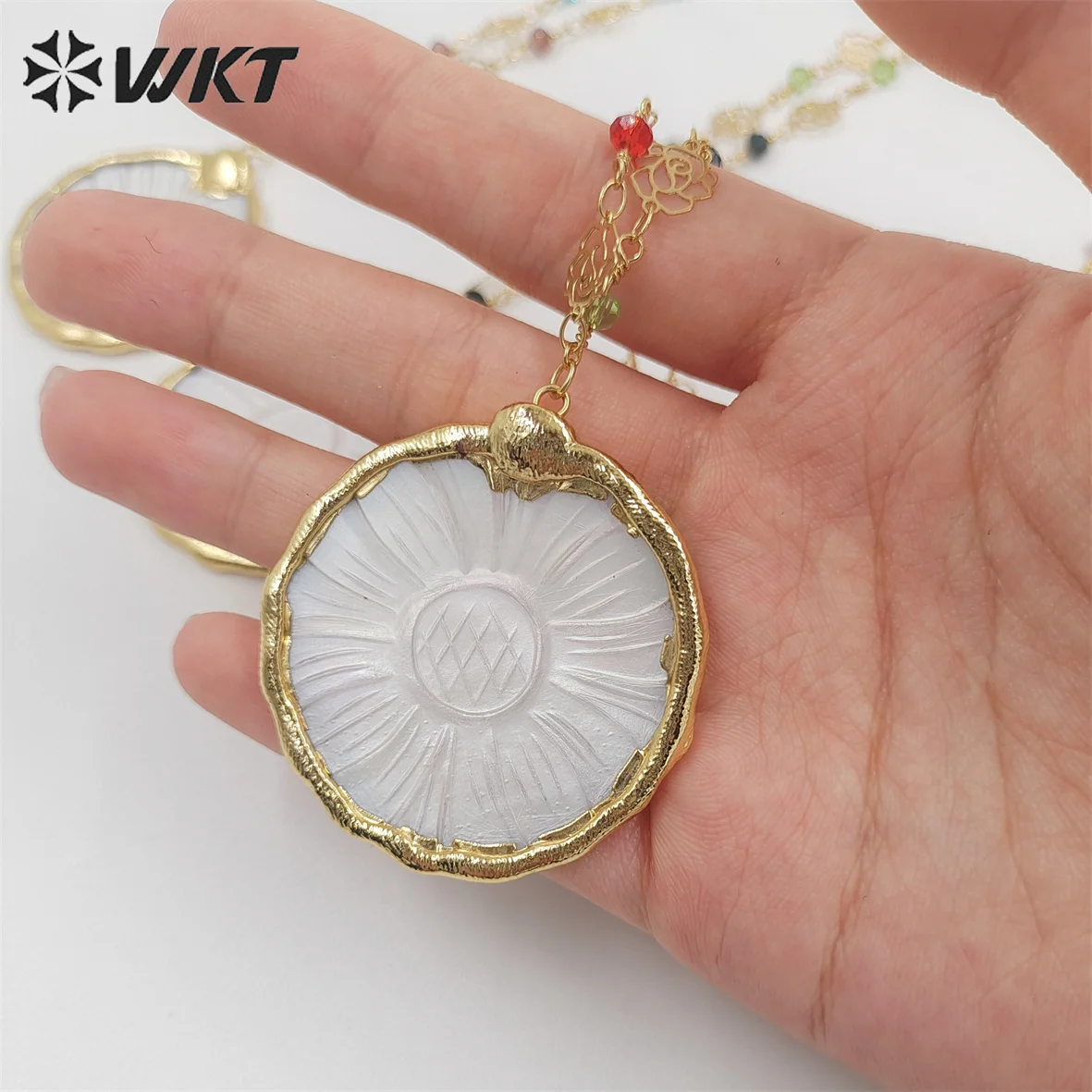 

WT-JN216 Потрясающе красивое ожерелье из натурального белого перламутра в форме подсолнуха, ручная работа, очаровательная цепочка с бусинами, подарок на день рождения для женщин