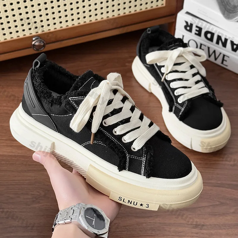 

Men's White Canvas Shoes 2025 New Fashion Fringe Cross Tied Casual Flat Shoes Lightweight Comfortable Outdoor Vulcanized Shoes