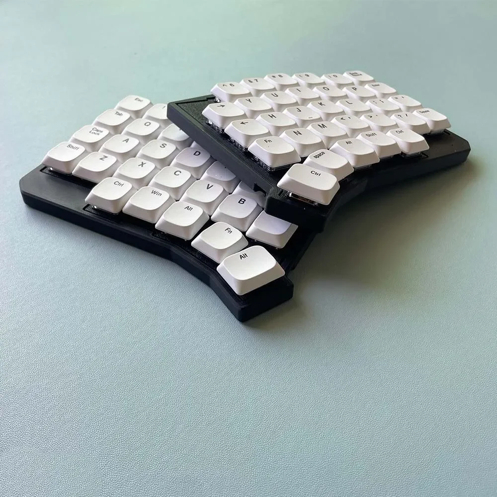 新型ロープロファイルソフトレ分割キーボードChocホットスワップ2.4Gワイヤレス人間工学メカニカルキーボードVIALプログラマブルゲーミングキーボード