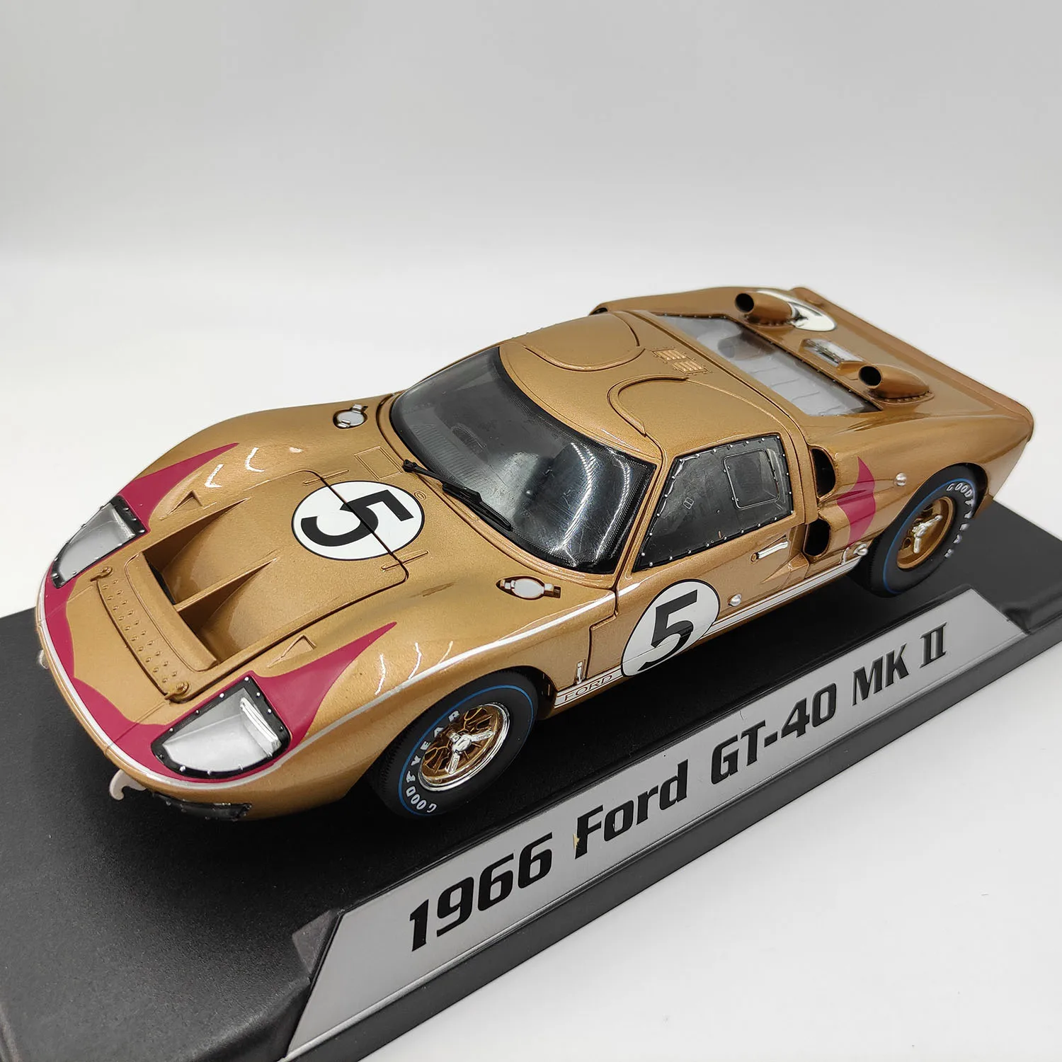 

Diecast SHELBY 1/18 Scale1966 Ford GT-40 MKII Alloy Full-open Car Model Collectible Toy Gift Souvenir Display Ornament