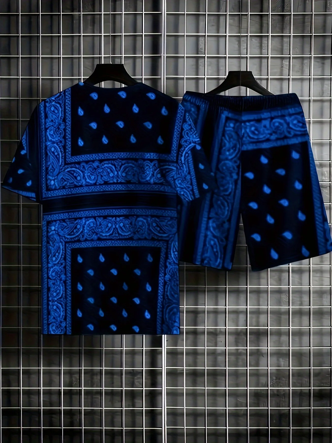 Men's Cashew Flower Print T-Shirt and Drawstring Knit Casual Shorts Set