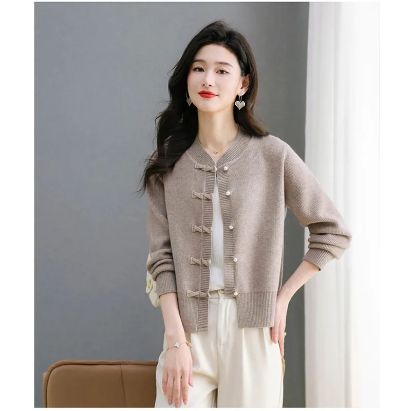 Neue chinesische Strickjacke Damen Frühling Herbst Kleidung neuer kurzer Absatz mit leichtem National Style Buckle Sweater Mantel