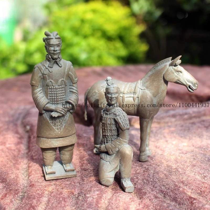 

Terracotta Warrior Collectible Figurine Xi'an Cultural Souvenir Set Chinese Museum-style Art Craft Unique Overseas Gift