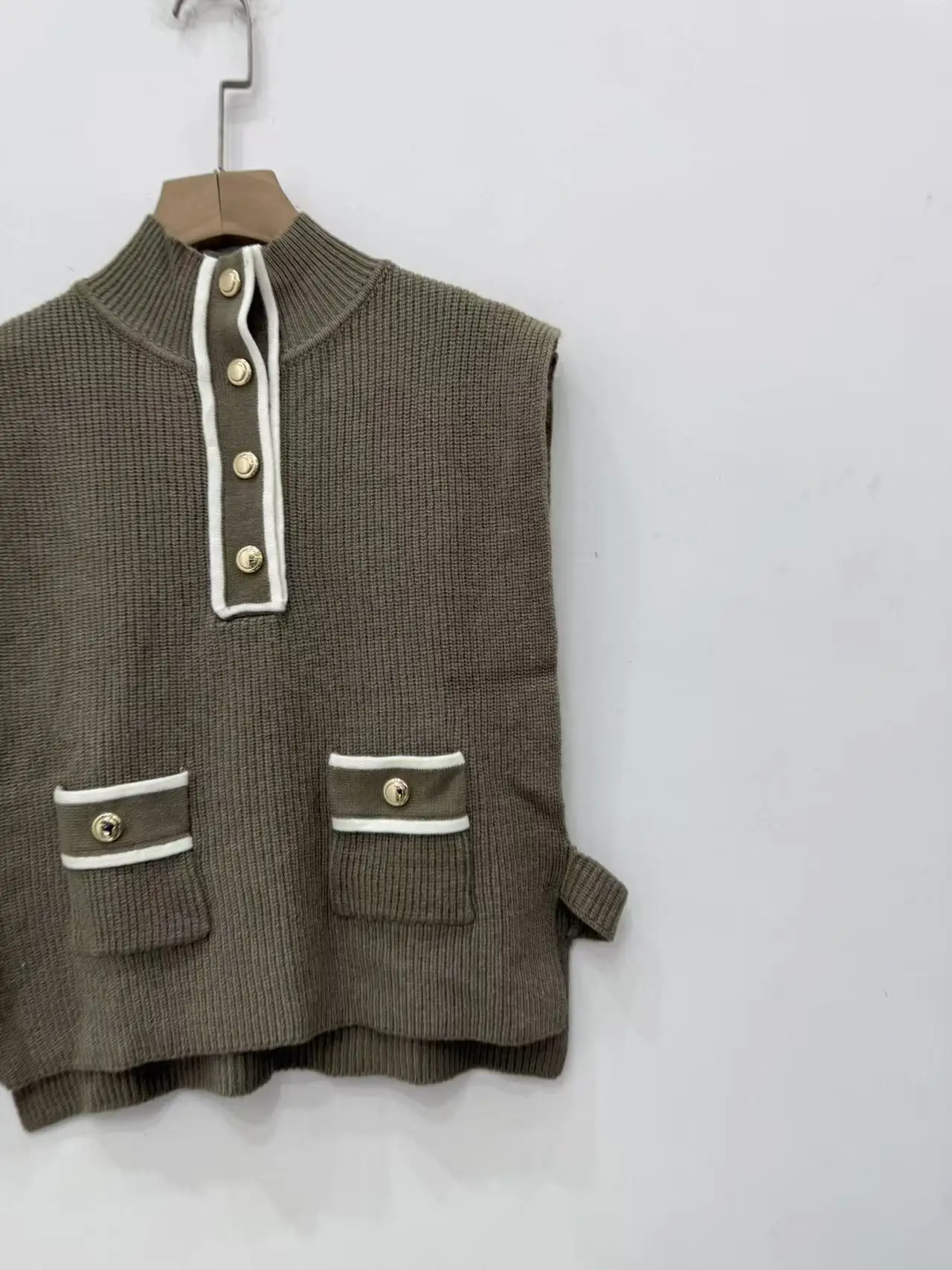 

Women Sleeveless Knitted Shawl Vest Half High Collar Button Decoration Adjustable Top 2026 Spring/Summer