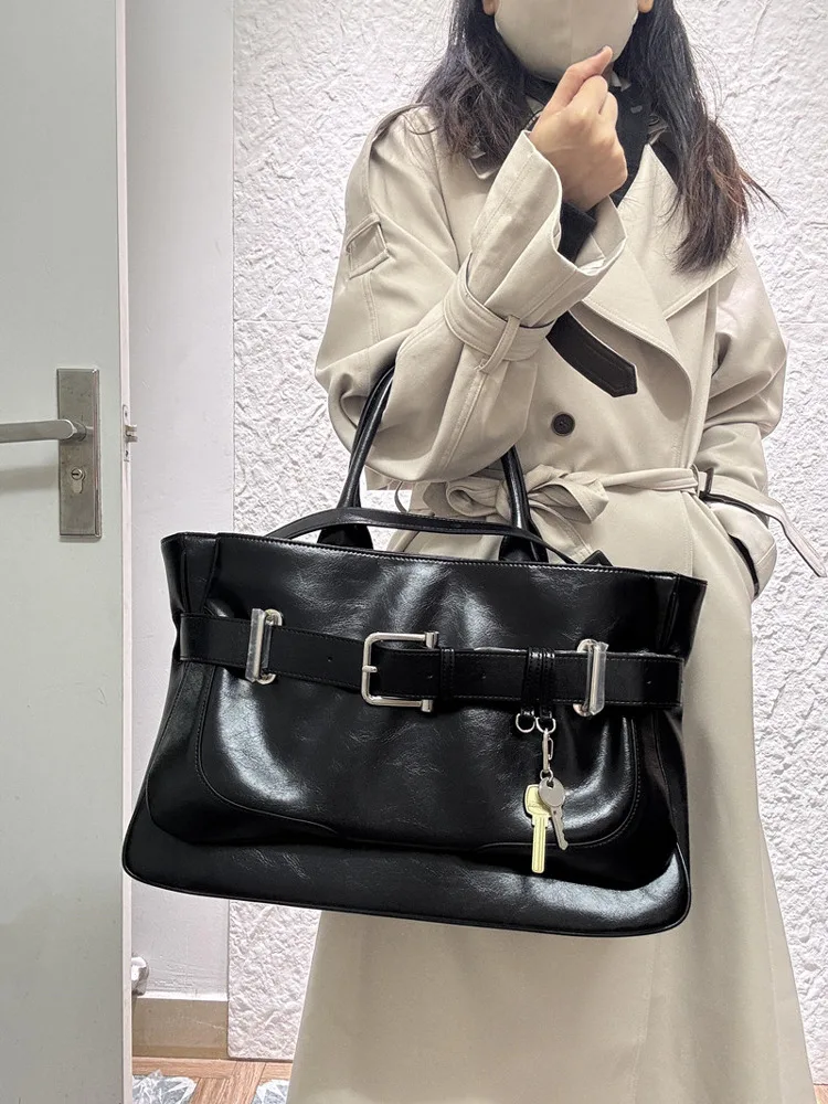 حقيبة يد جلدية كبيرة من بورتوسوي مع حزام كتف طويل، موديل جديد لصيف 2025، حقيبة يد ناعمة من جلد البقر بأسلوب كوري للاستخدام ال...