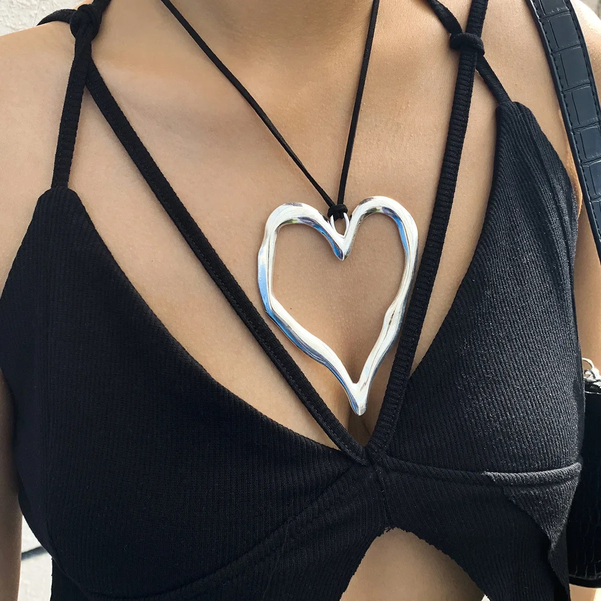 Fashion Sweet Cool Adjustable Flannelette Necklace Golden White Large Love Heart Alloy Pendant Necklace Ladies Jewelry Gift