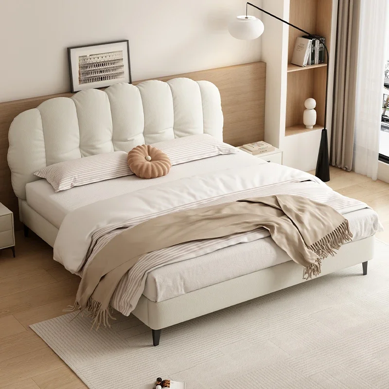 Cream wind French retro fabric master bedroom 1.8m double queen bedroom online celebrity soft bag milk skin feeling.