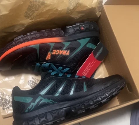 

2025 Men's and Women's Sports Shoes Women's Lightweight and Comfortable Walking and Leisure Sports Shoes Men's Sports Training S