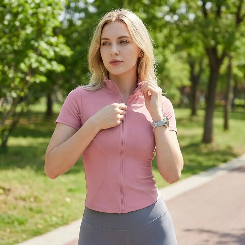 Lightweight Slim Fit Women's Sports Top Zip Front Short Sleeve Yoga Top Seamed Paneling Solid Color Running Jacket Summer