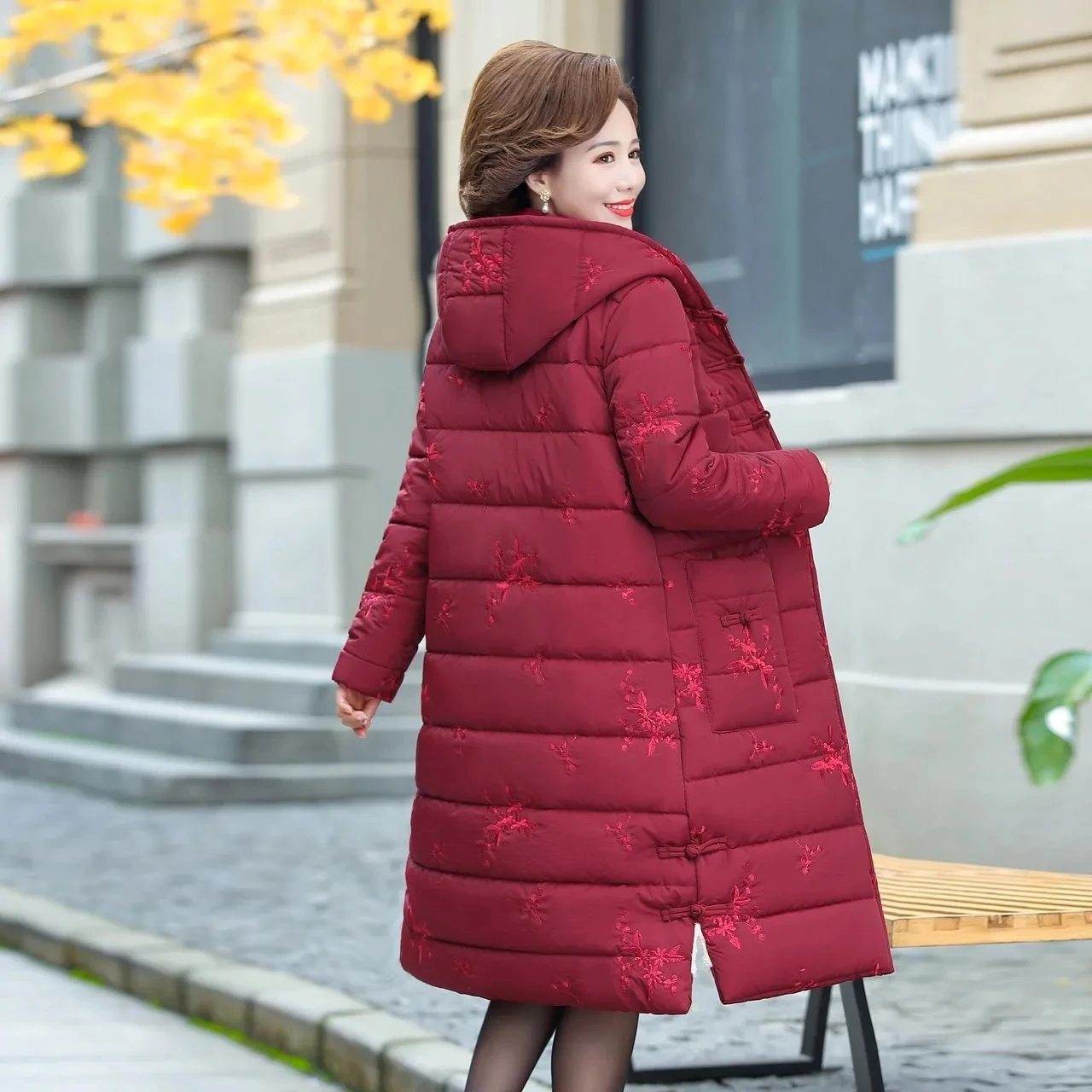 Down Jacket Womens 2025 Winter New Outerwear Fashion Slim White Duck Down Jacket Large Size Thick Long Over Knee Parkas Coat