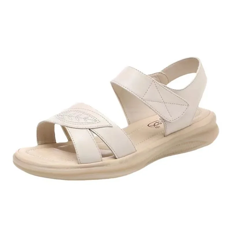 Sandalias planas para mujer, zapatos versátiles, cómodos, ligeros, de mediana edad y ancianos, novedad de verano