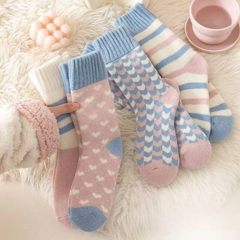 

4 Pairs Thick Cozy Thermo Women's Mid-Calf Socks School Fall Winter Thermal Warm Fluffy Short Hot Socks for Girls Grip Socks Set