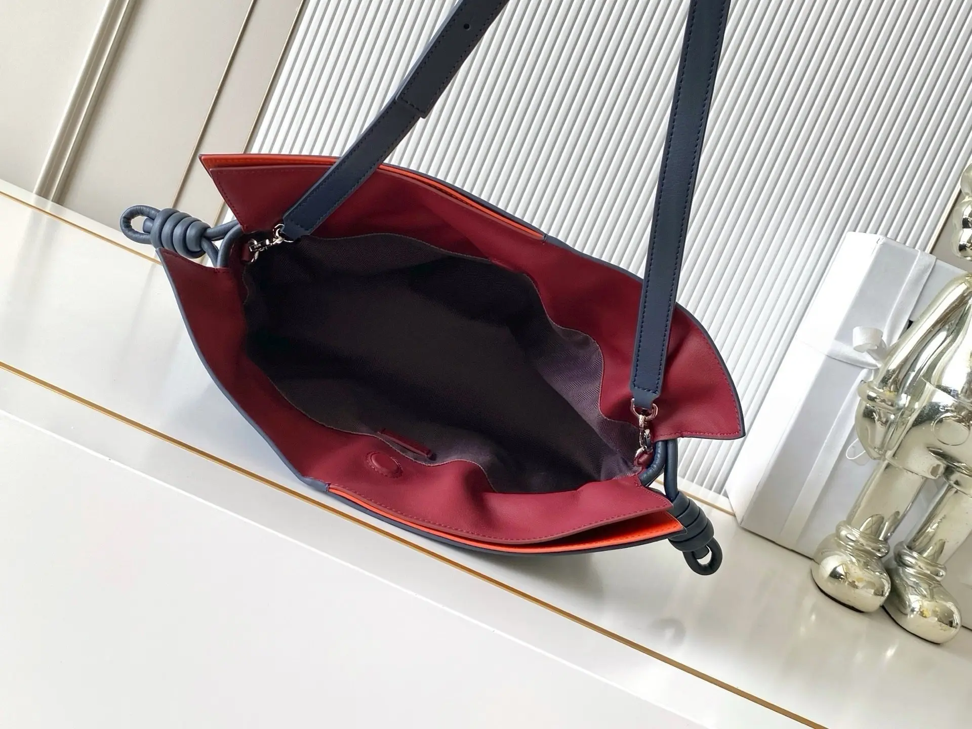 Large Capacity Cow Leather Women's Shoulder Bag Drawstring Design Autumn/Winter Fashion Casual Versatile Handbag
