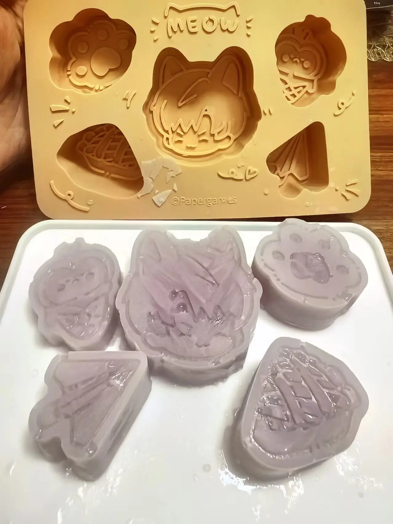 Love and Deepspace Your Cat Misses YouSeries Silicone Ice Cube Tray Cute Cat ShapeFood Grade Flexible Mold for Whiskey CoffeeDIY view 2