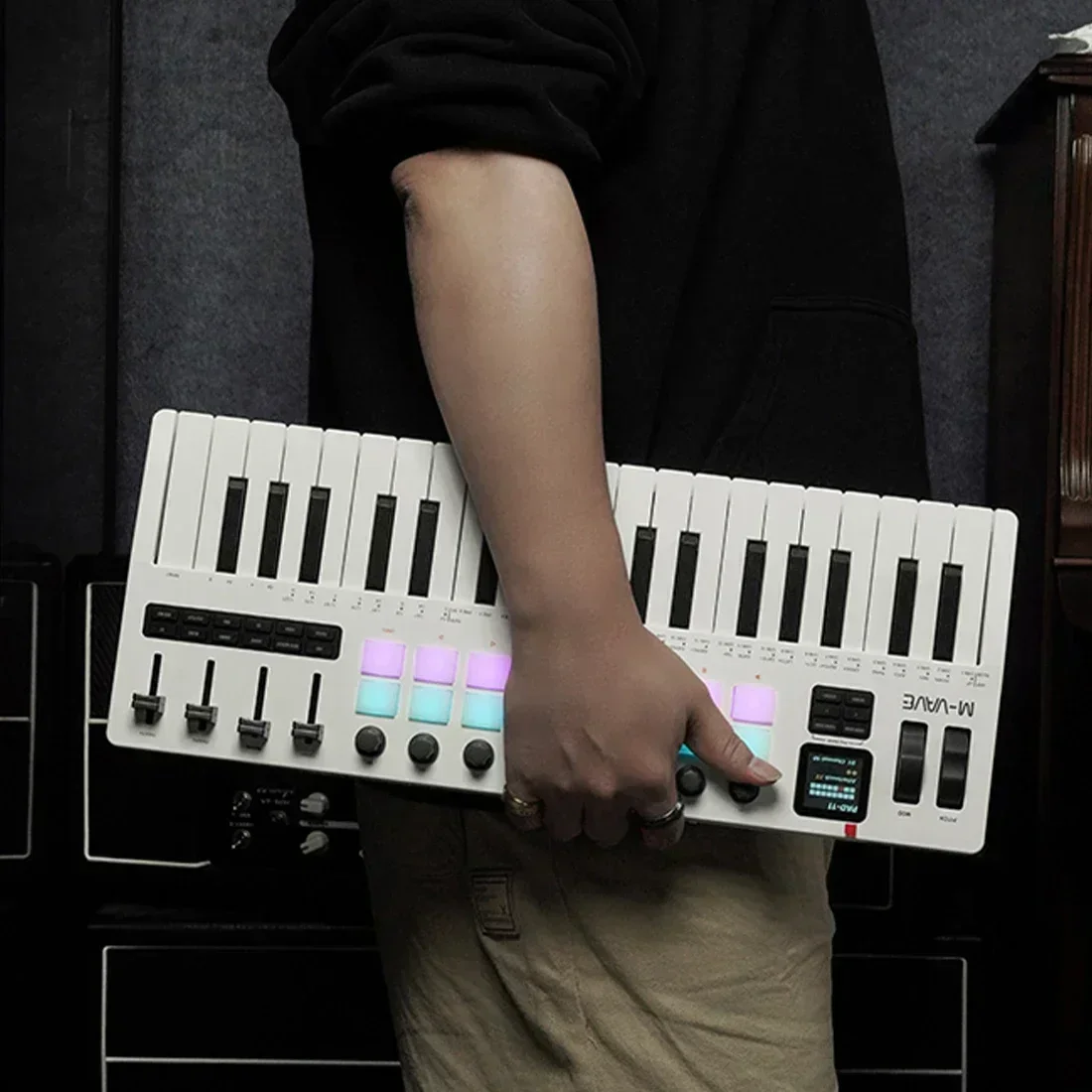 وحدة تحكم M-VAVE SMK-37 PRO 37-Key MIDI محمولة مع 16 وسادات RGB و8 مقابض ملحقات أدوات لوحة المفاتيح المدمجة #5