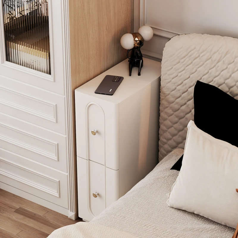 طاولة بجانب السرير ضيقة جدًا، بسيطة وحديثة، غرفة نوم منزلية صغيرة للأطفال، المشاهير على الإنترنت، ضوء إبداعي فاخر، إحساس عالي 2025 ن #1